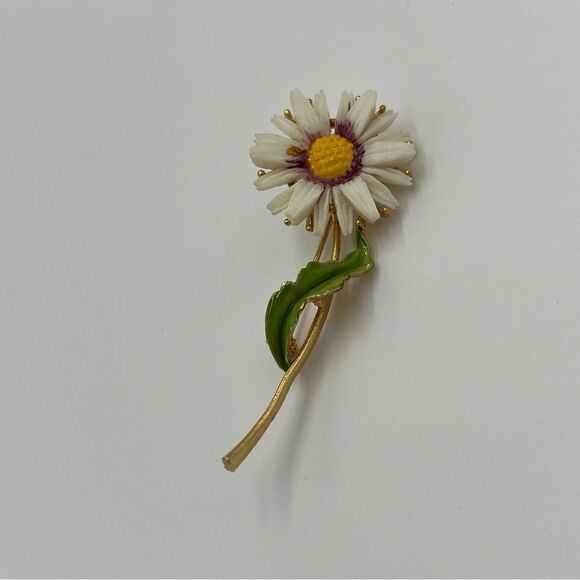 Vintage Lisner Daisy Brooch - Signed - Picture 2 of 8